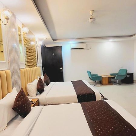 ניו דלהי The Glory Suites Near Igi Airport מראה חיצוני תמונה