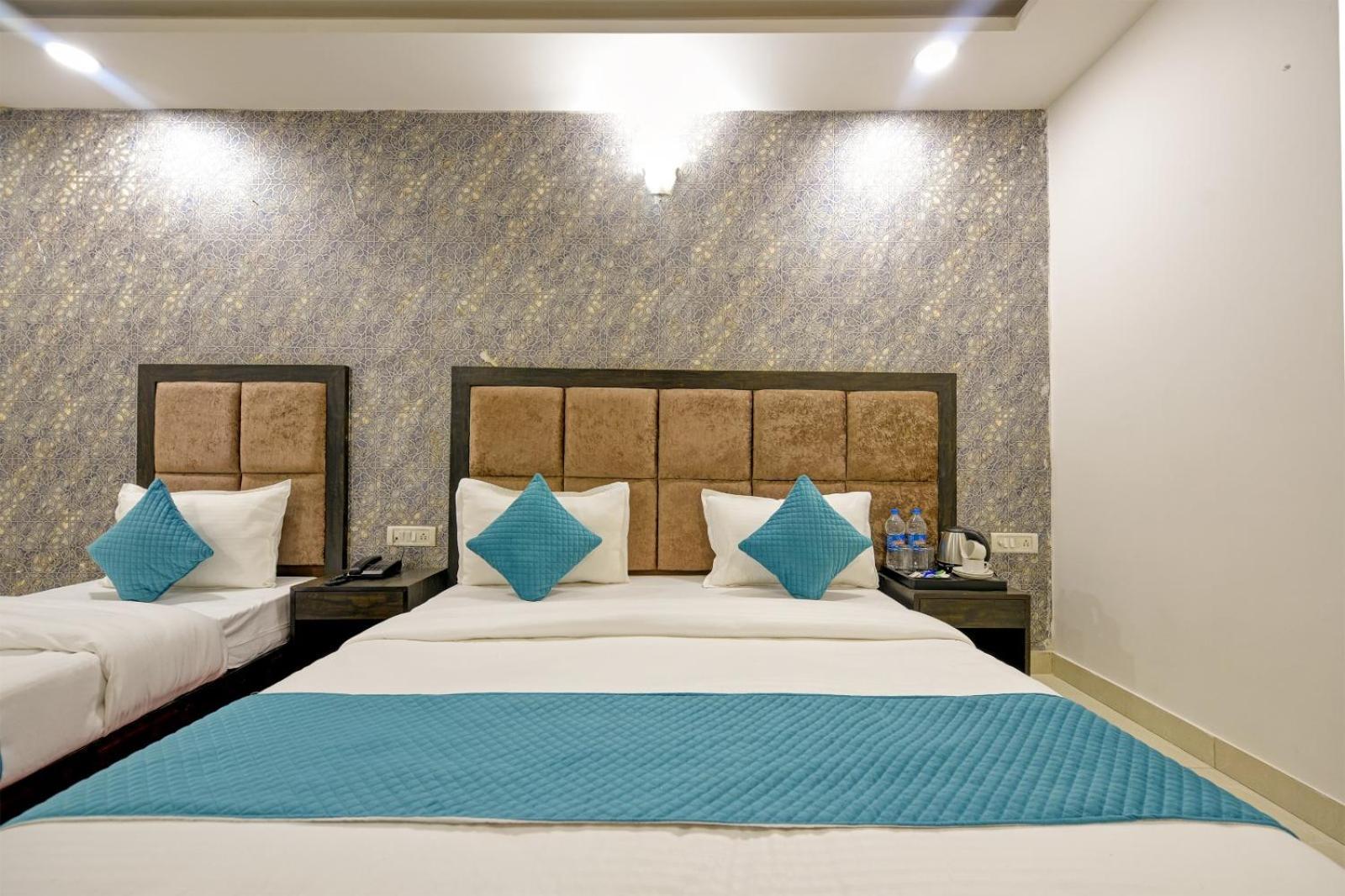 ניו דלהי The Glory Suites Near Igi Airport מראה חיצוני תמונה
